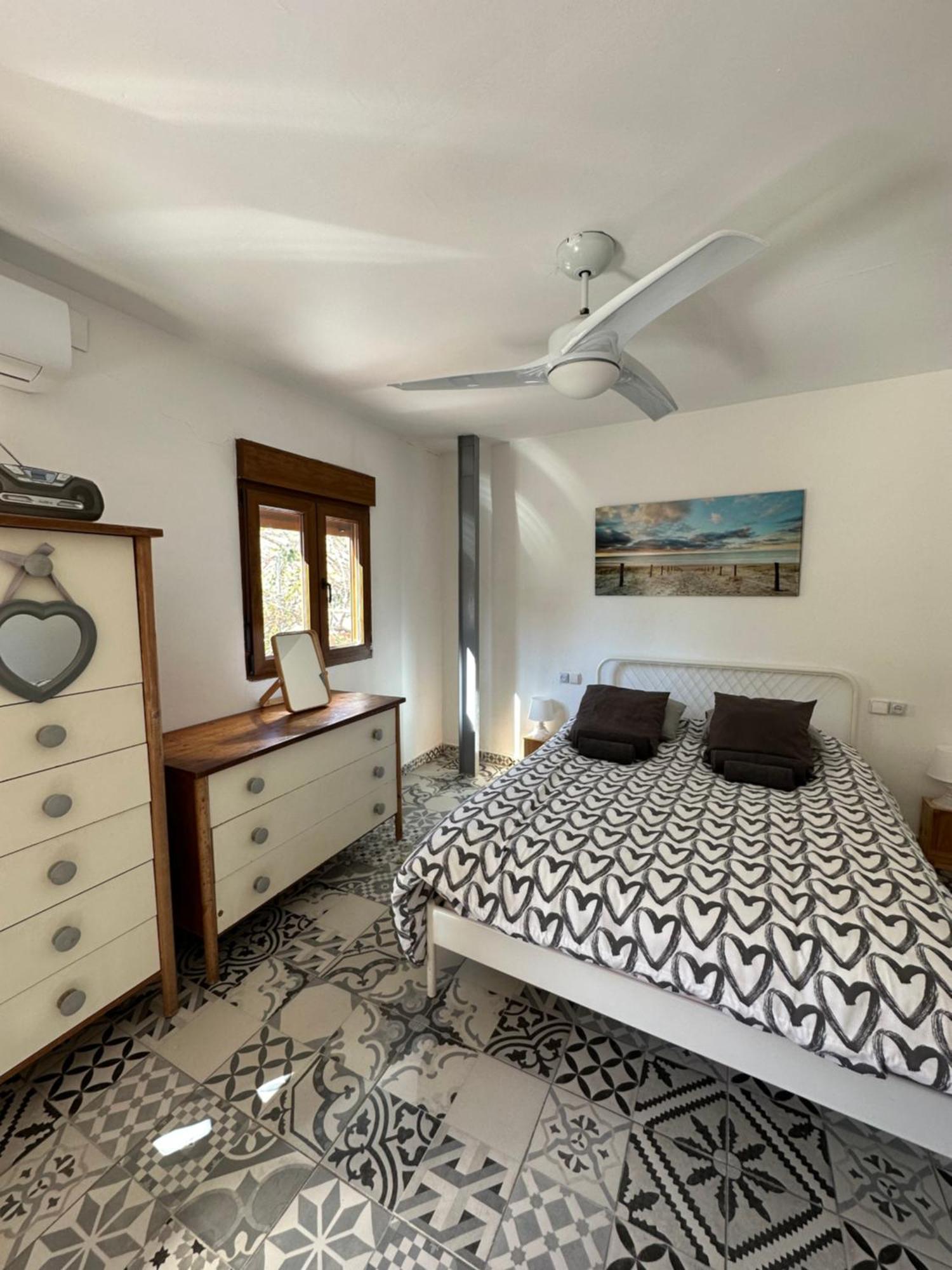 Ruzafa Terrace Oasis: Cozy A/C Apartment with Garden Access Valencia Exterior photo